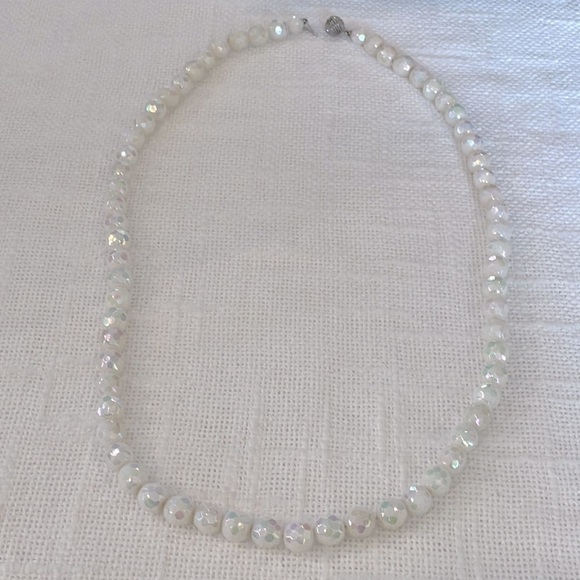 AB pastel iridescent faceted glass beads unique silver tone clasp - Picture 1 of 9